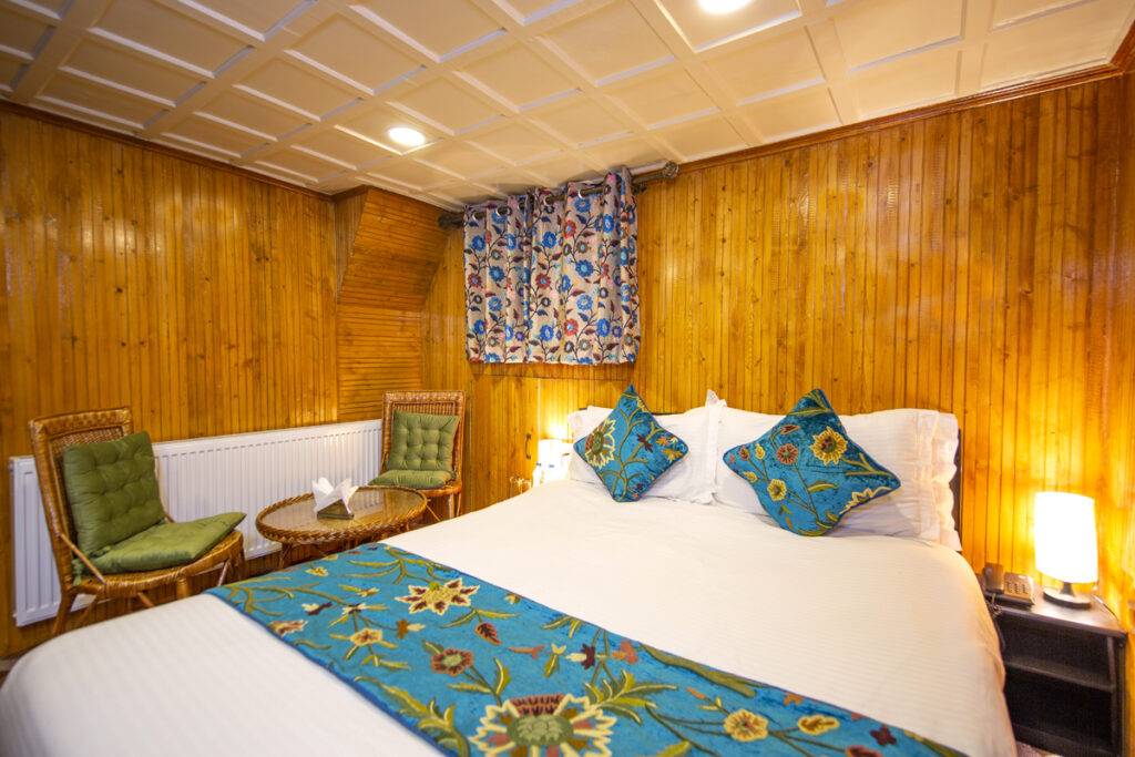 Rooms in gulmarg